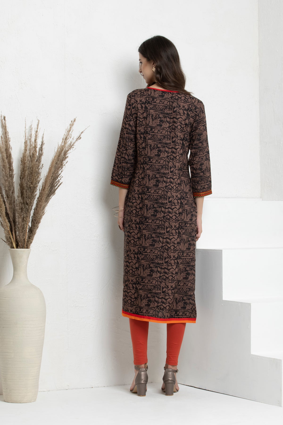 Black Yoke Embroidered Kurta