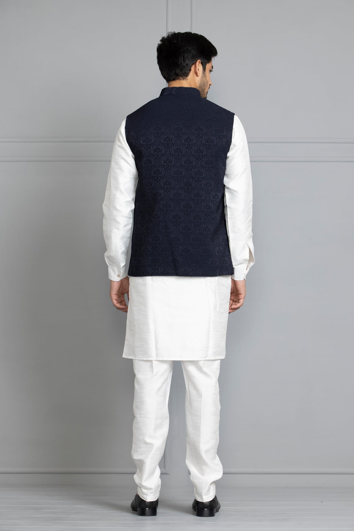White Solid Kurta Set With Blue Nehru Jacket