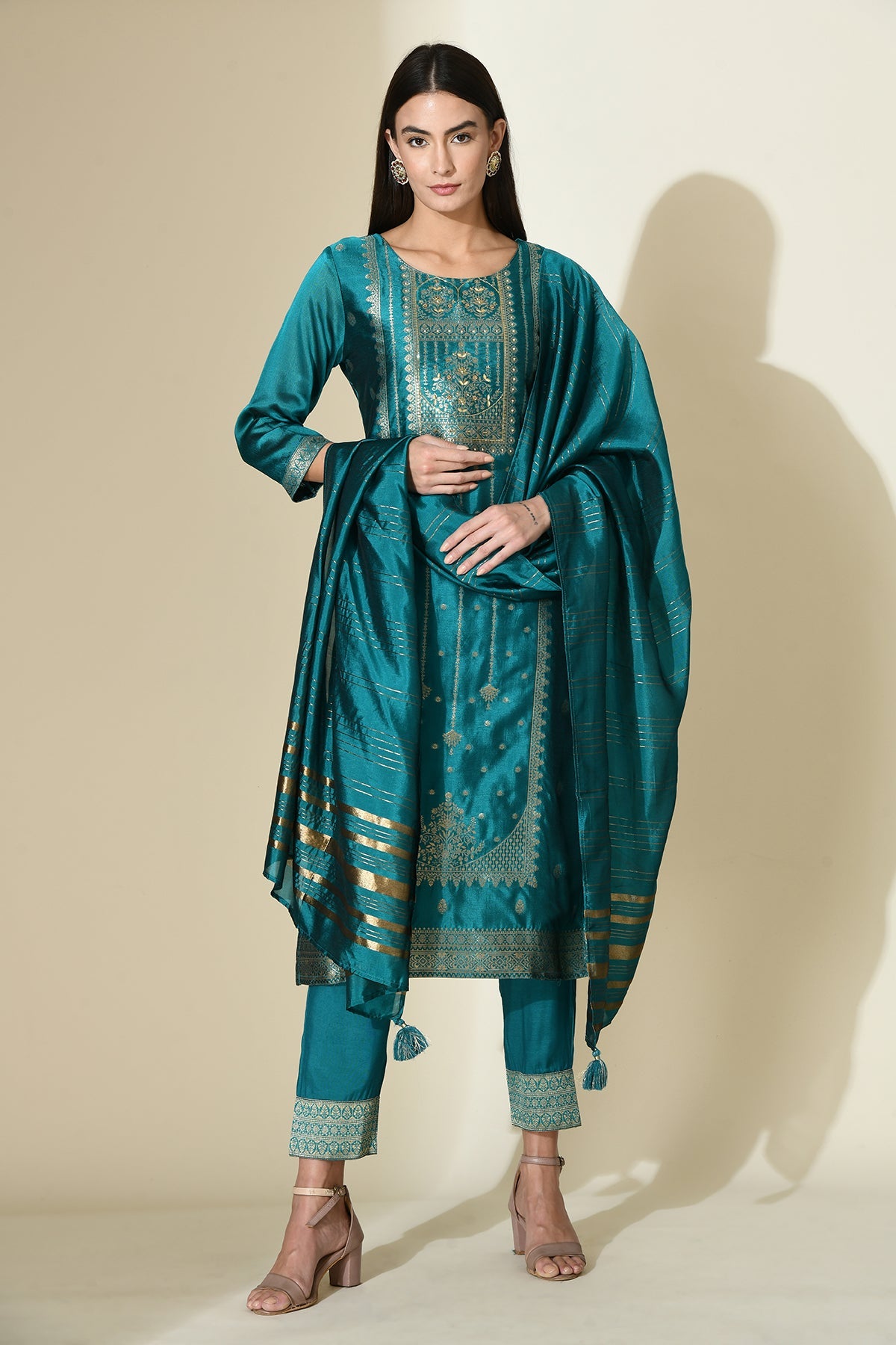 Green Jacquard Embroidered Kurta 3 Pcs Set