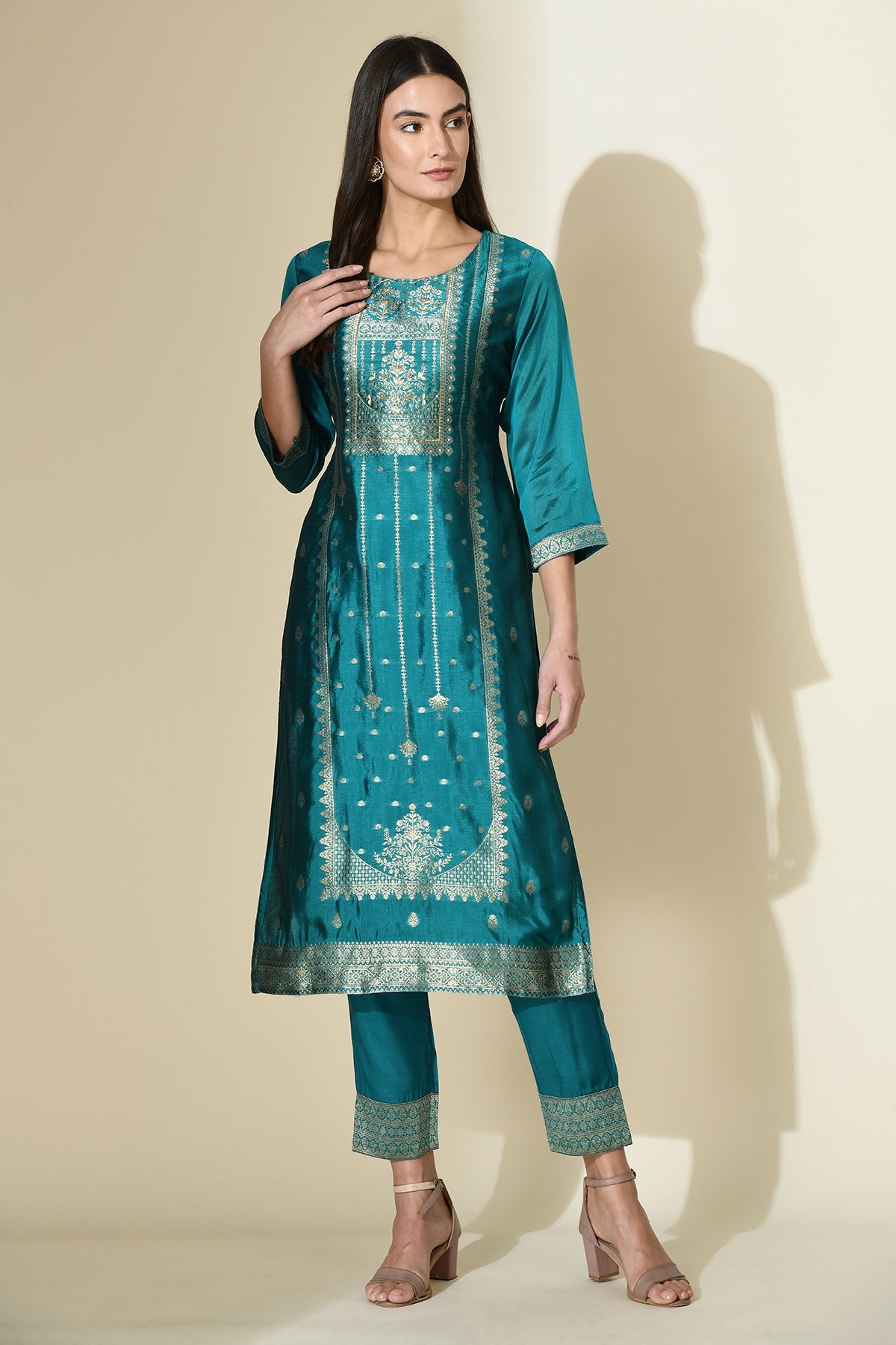 Green Jacquard Embroidered Kurta 3 Pcs Set