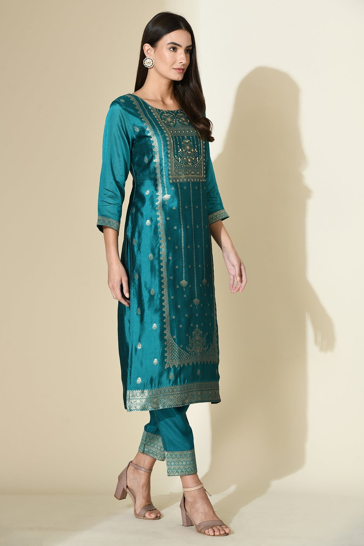 Green Jacquard Embroidered Kurta 3 Pcs Set