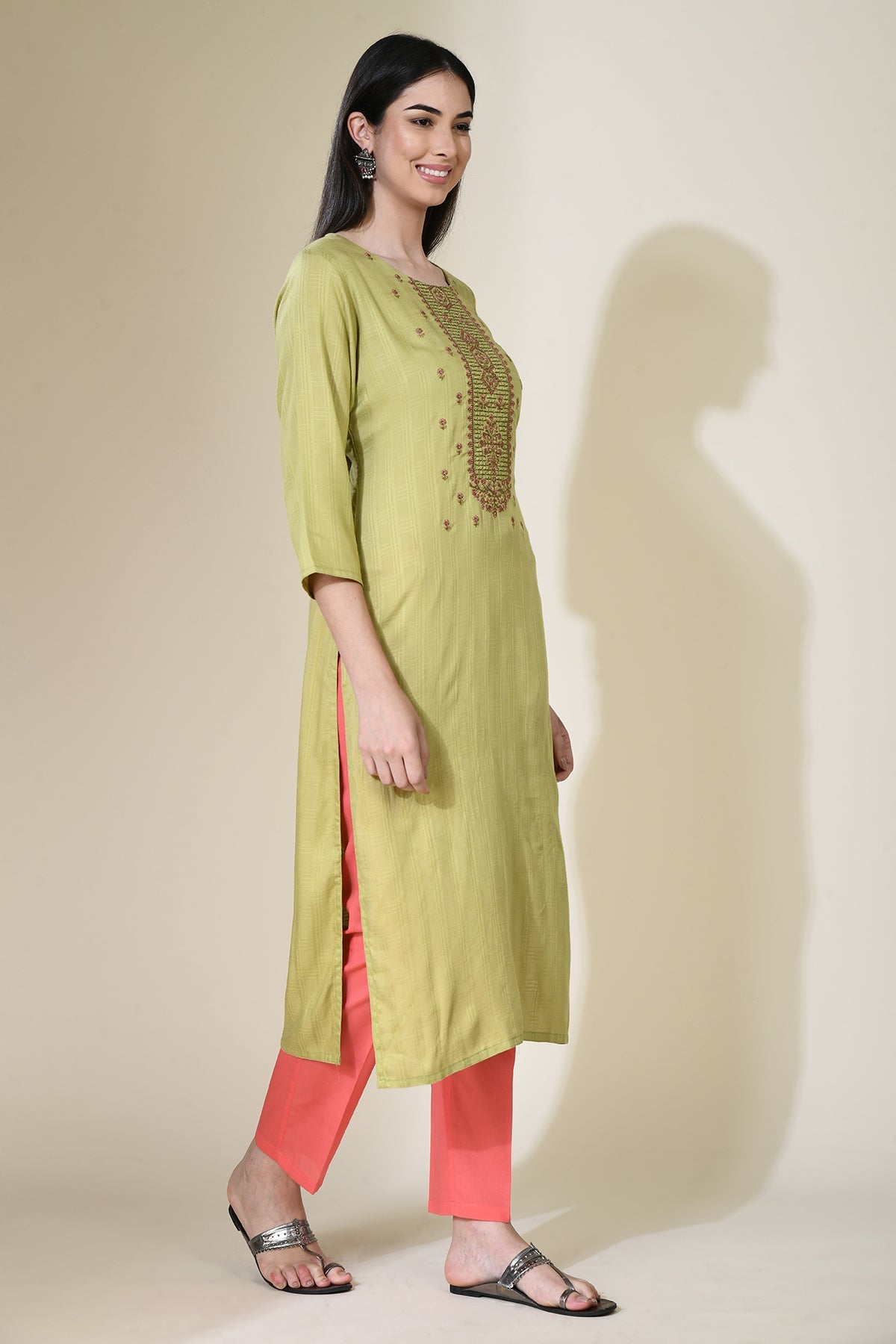 Green Embroidered Straight Kurta