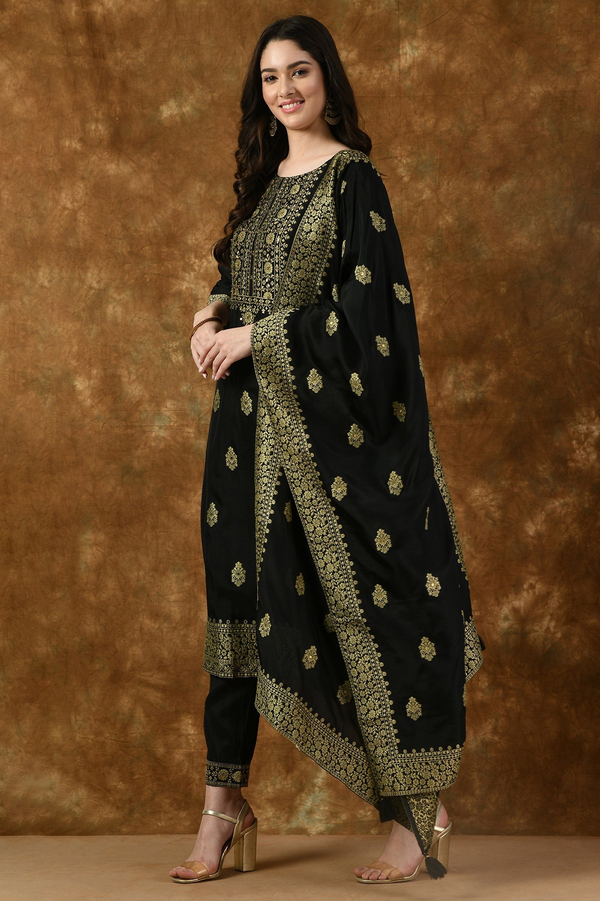 Black Embroidered Straight Kurta 3 Pcs Set