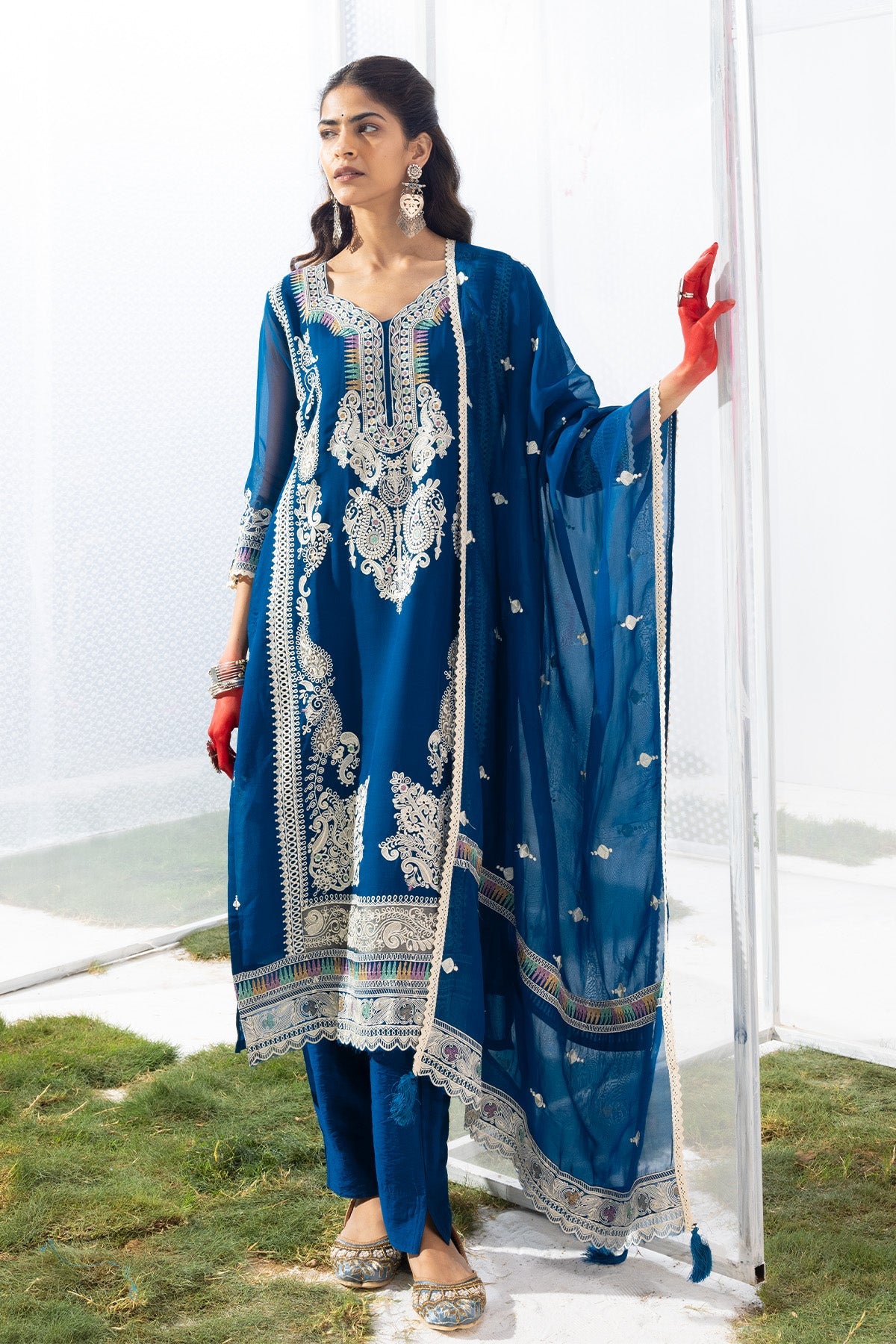 Blue Embroidered Straight Kurta Set (3 Piece)
