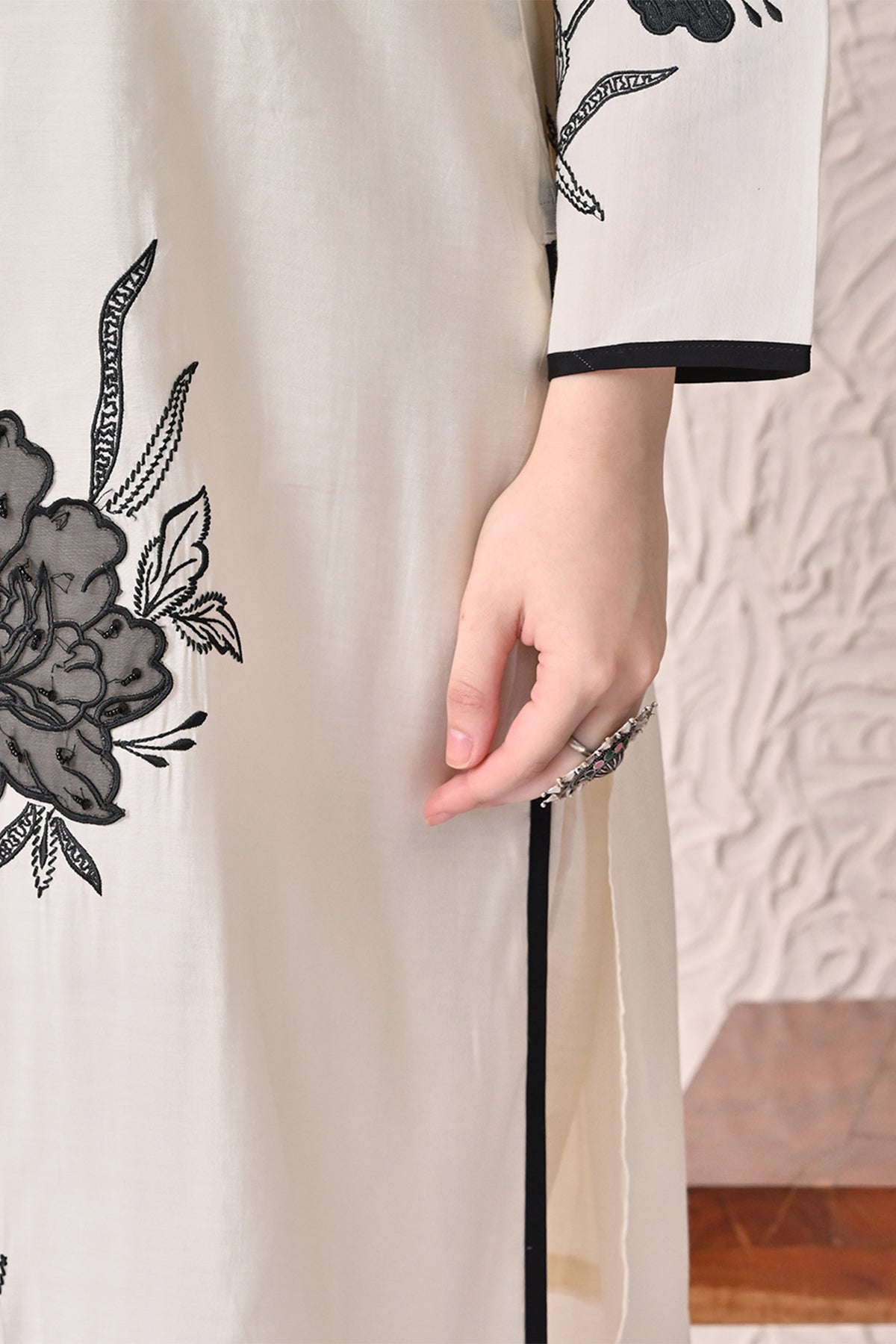 Cream Embroidered Kurta 3 Pcs Set