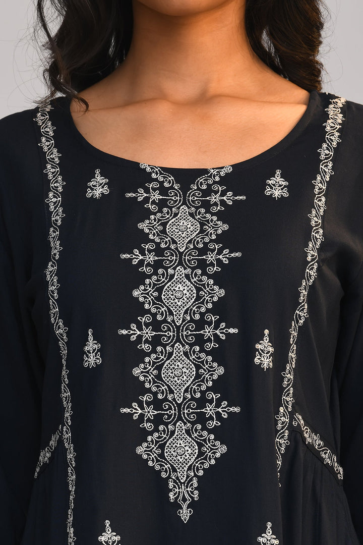Black Embroidered Kurta