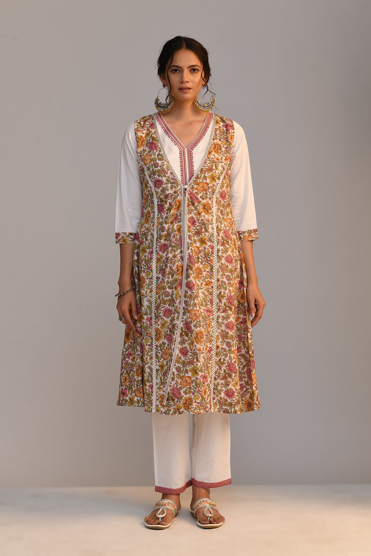 White Kurta Set With Printed Shrug