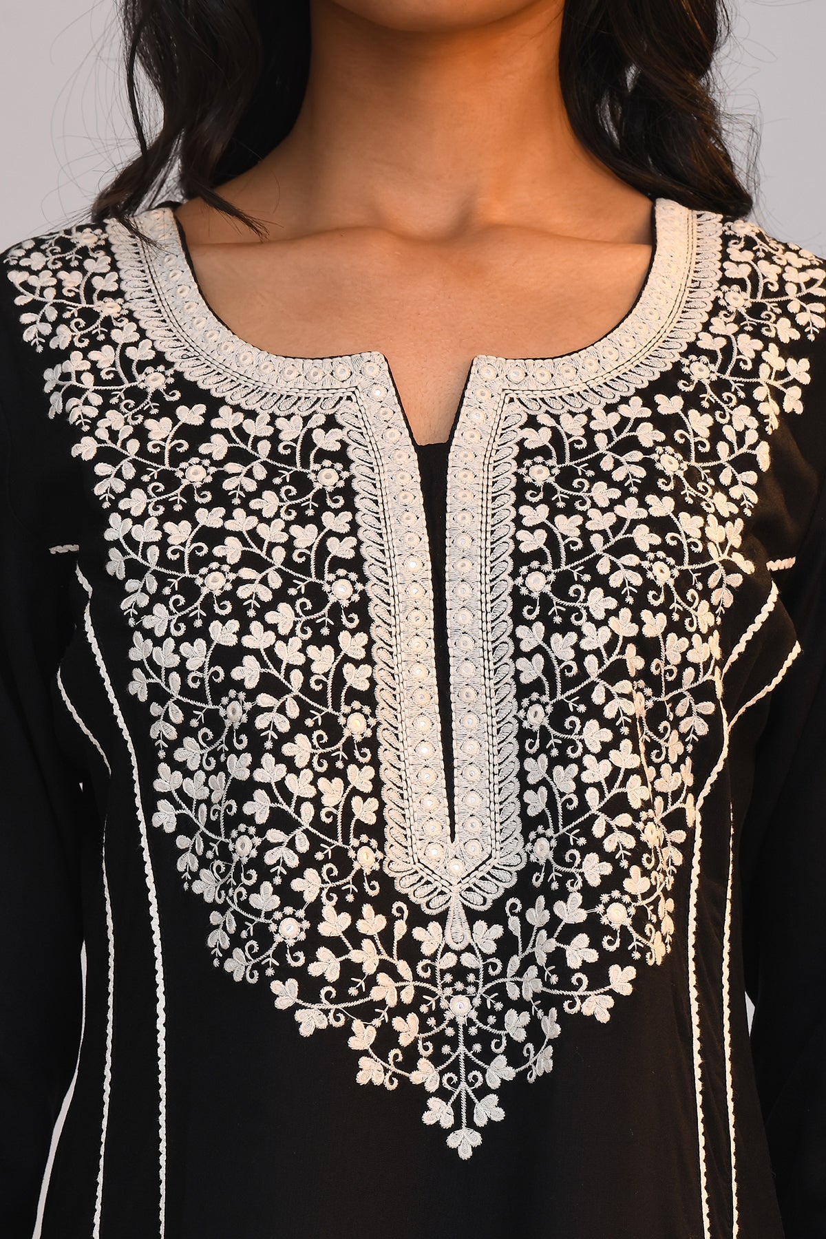 Black Solid Embroidered Kurta