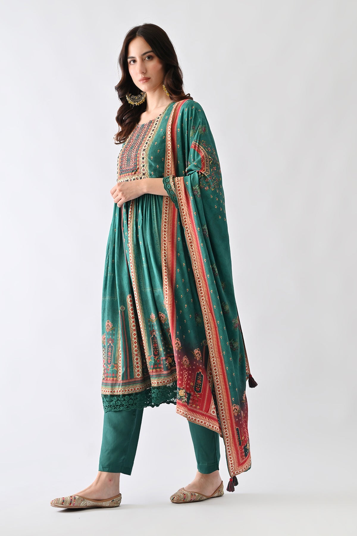 Green Embellished Kurta Set (3 Piece)