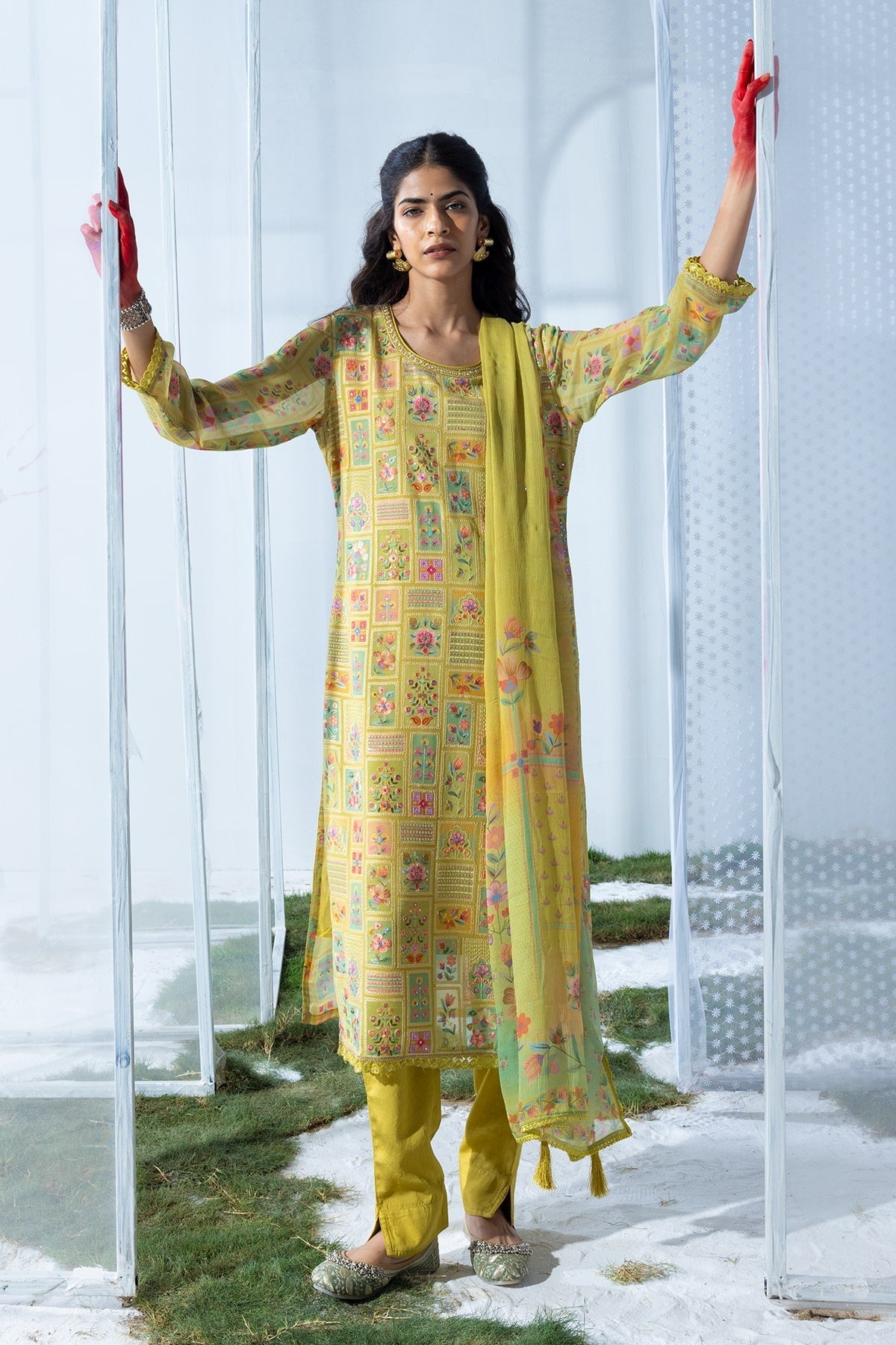 Green Embellished Straight Kurta 3 Pcs Set