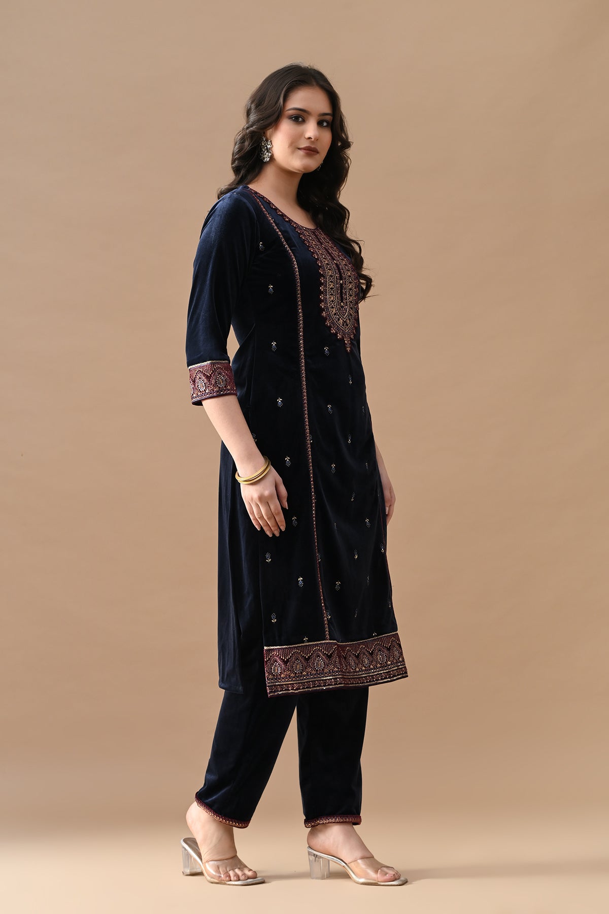 Blue Zari Embroidered Kurta Set (3 Piece)