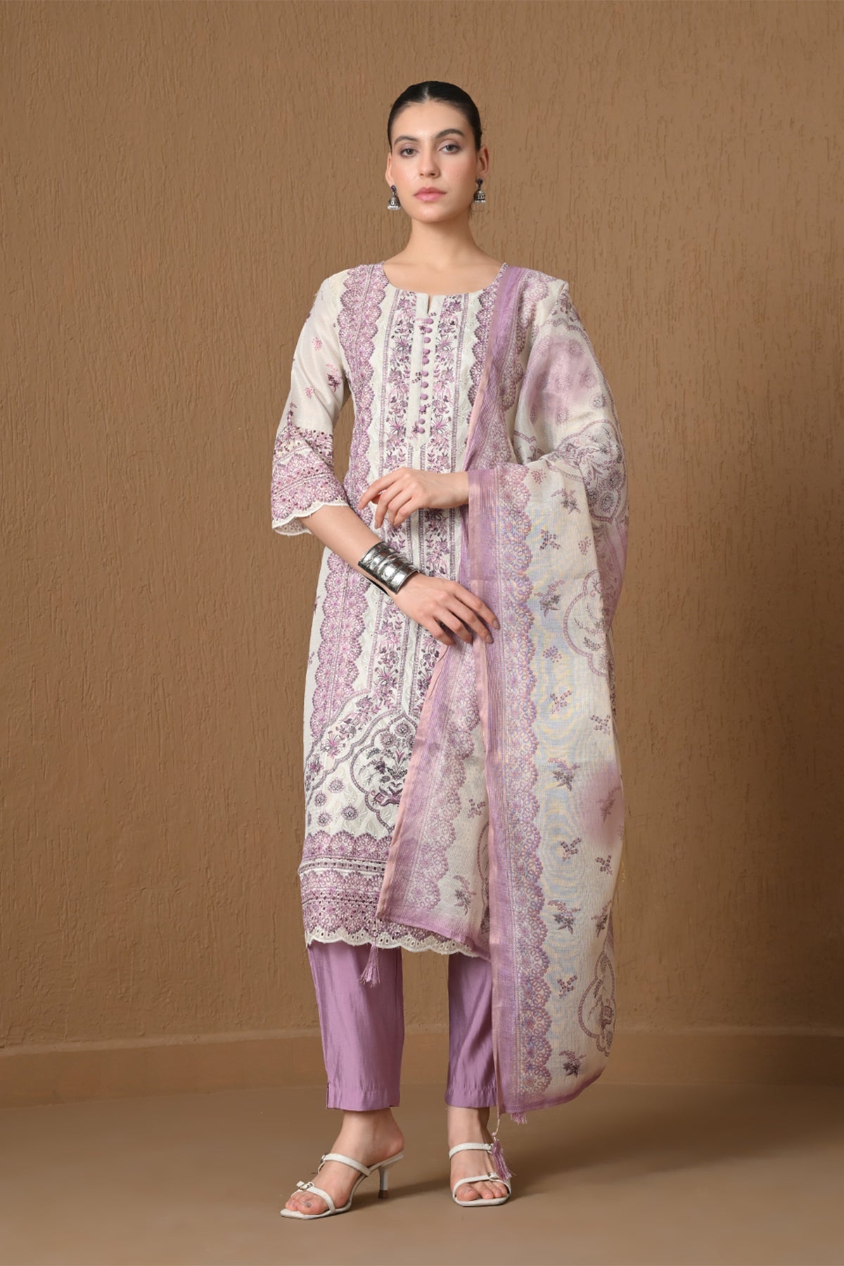 Cream Floral Embroidered Kurta 3 Pcs Set