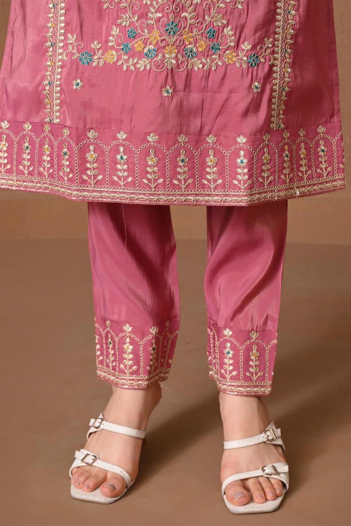 Pink Floral Embroidered Kurta 3 Pcs Set