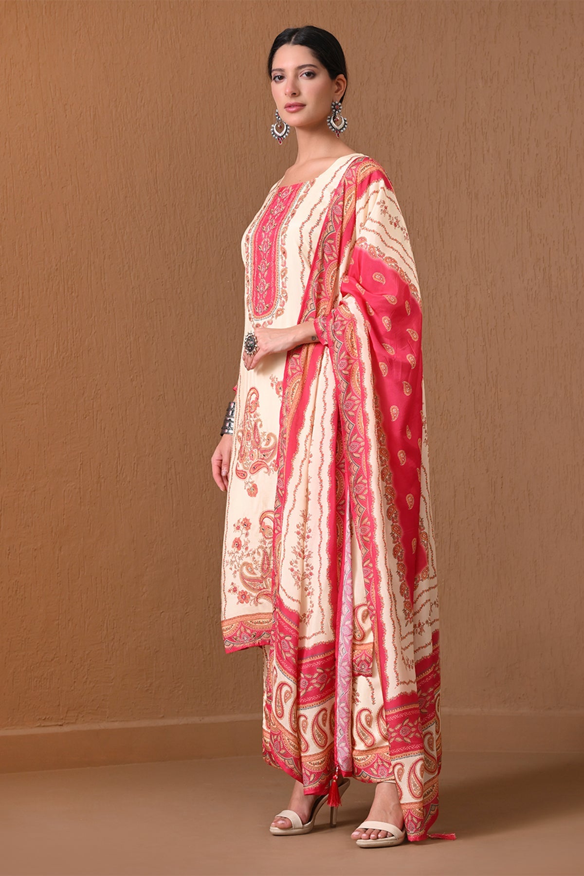 Cream Paisley Printed 3 Pcs Kurta Set