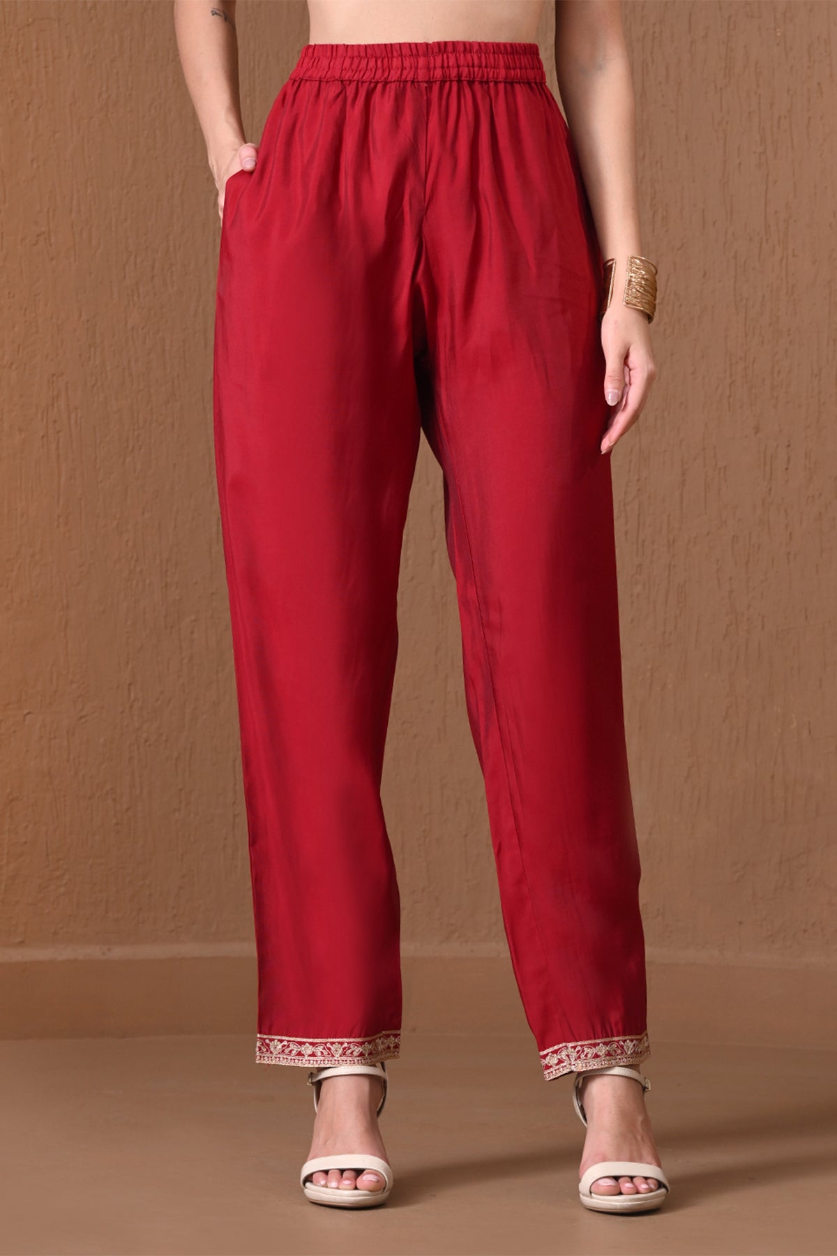 Maroon Paisely Embroidered Kurta 3 Pcs Set