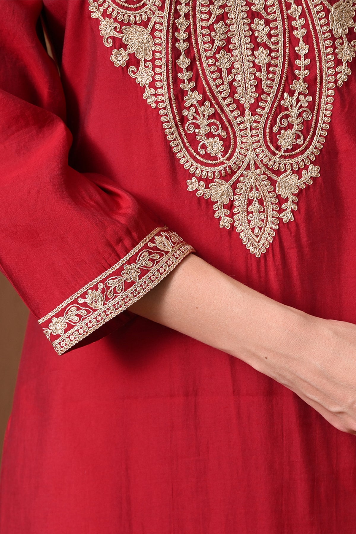 Maroon Paisely Embroidered Kurta 3 Pcs Set