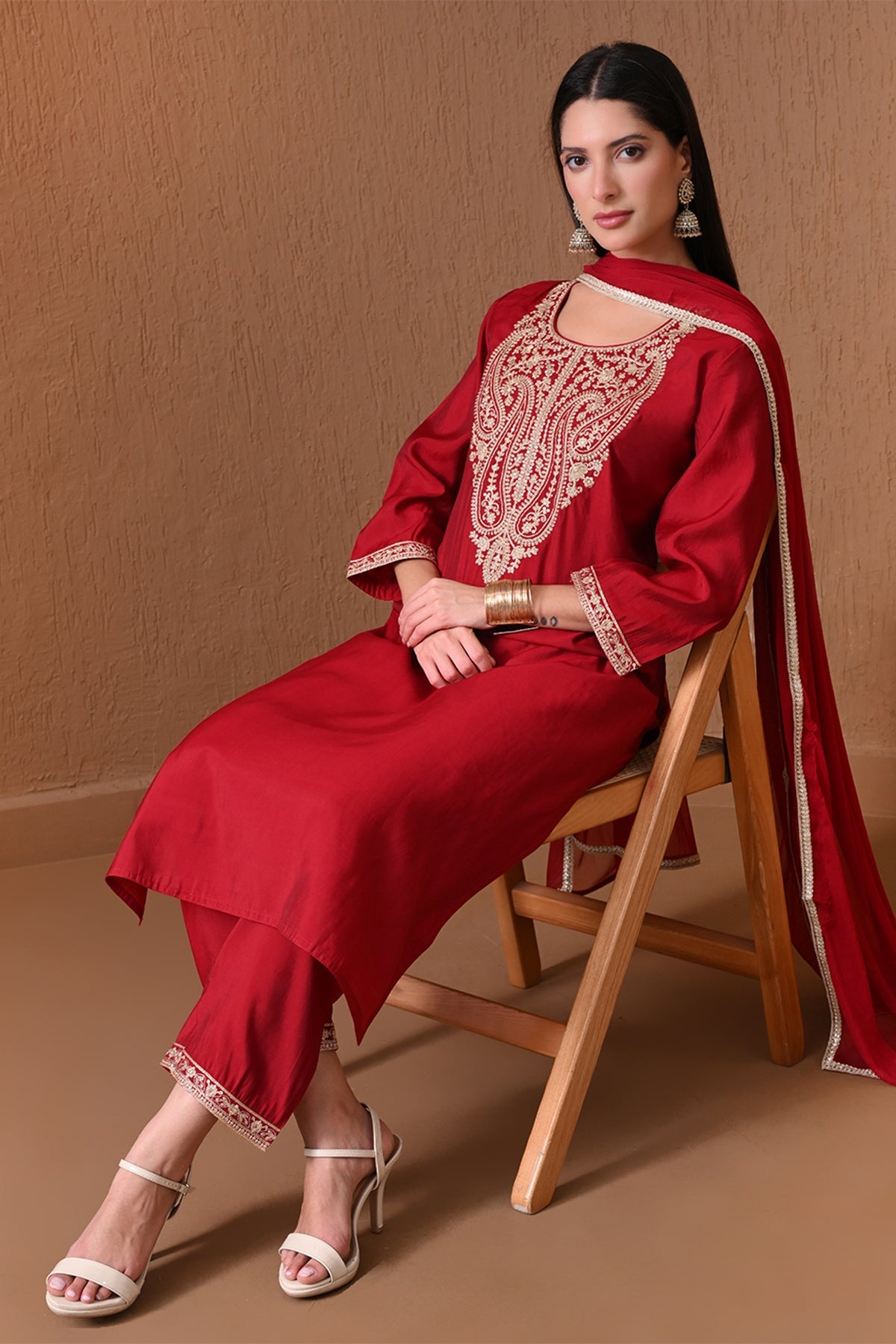 Maroon Paisely Embroidered Kurta 3 Pcs Set