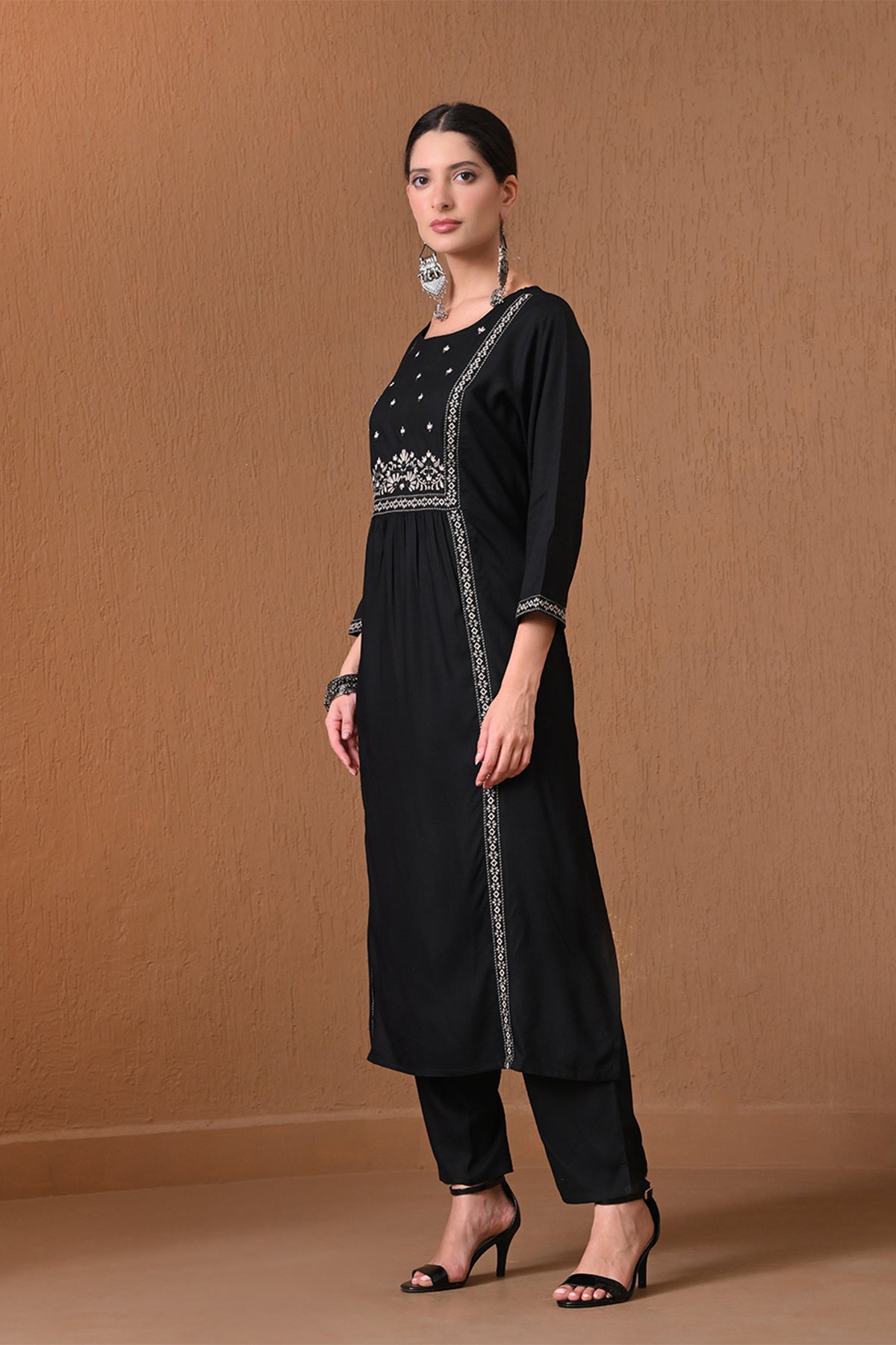Black Embroidered A-Line Kurta 2 Pcs Set