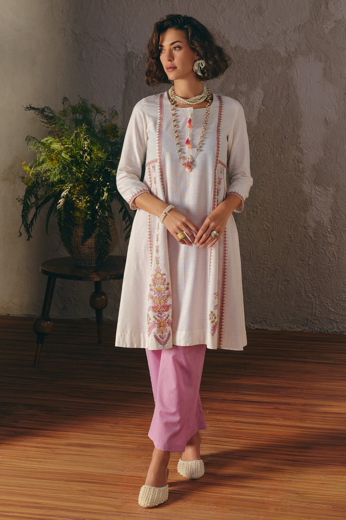 Cream Embroidered Kurta Set (2 Piece)