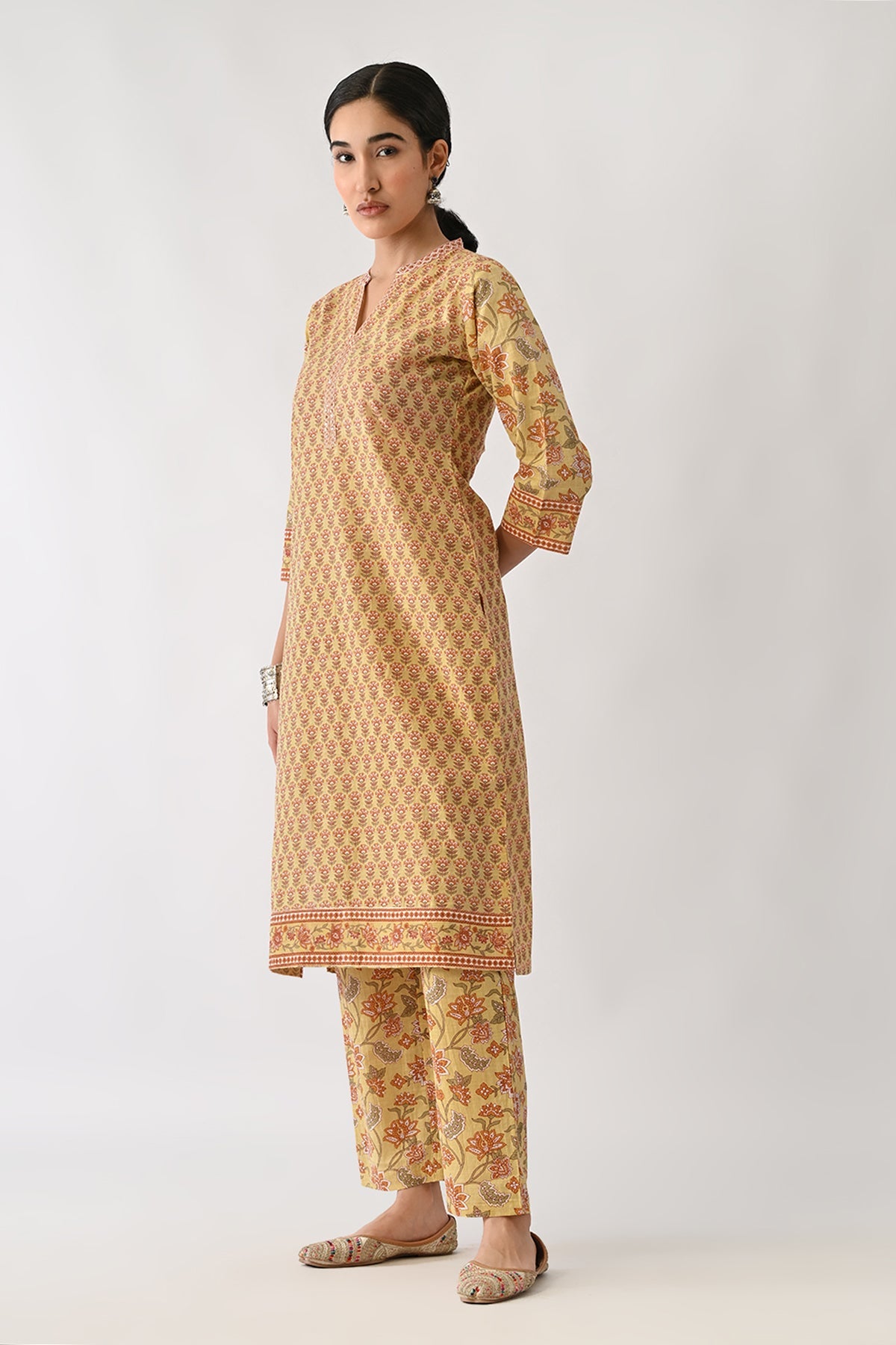 Yellow Printed Kurta Set (2 Piece)