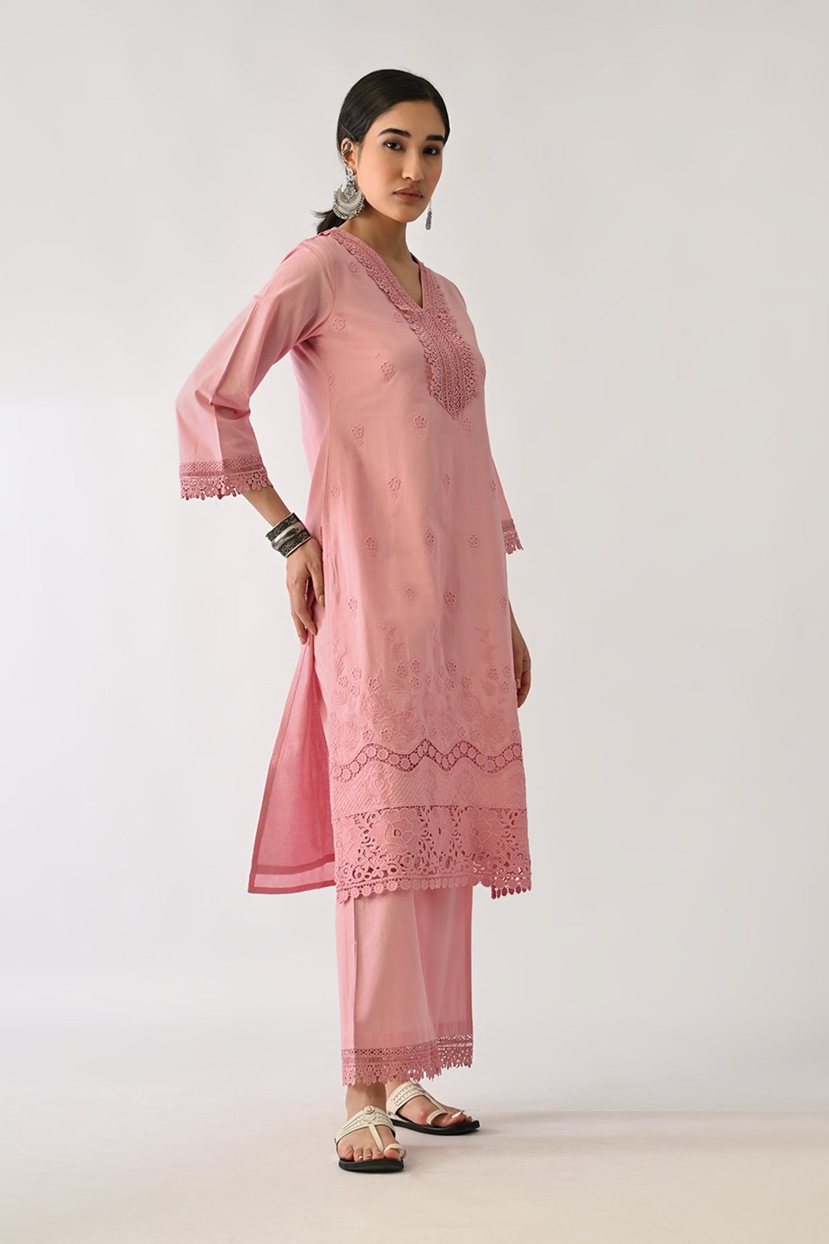Pink Embroidered Kurta Set (2 Piece)