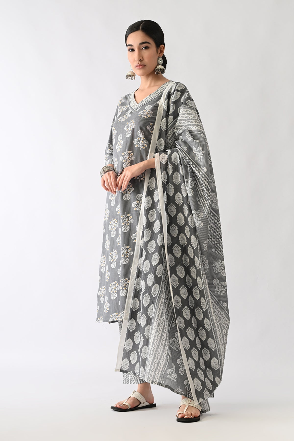Grey Printed Kurta Set(3 Piece)