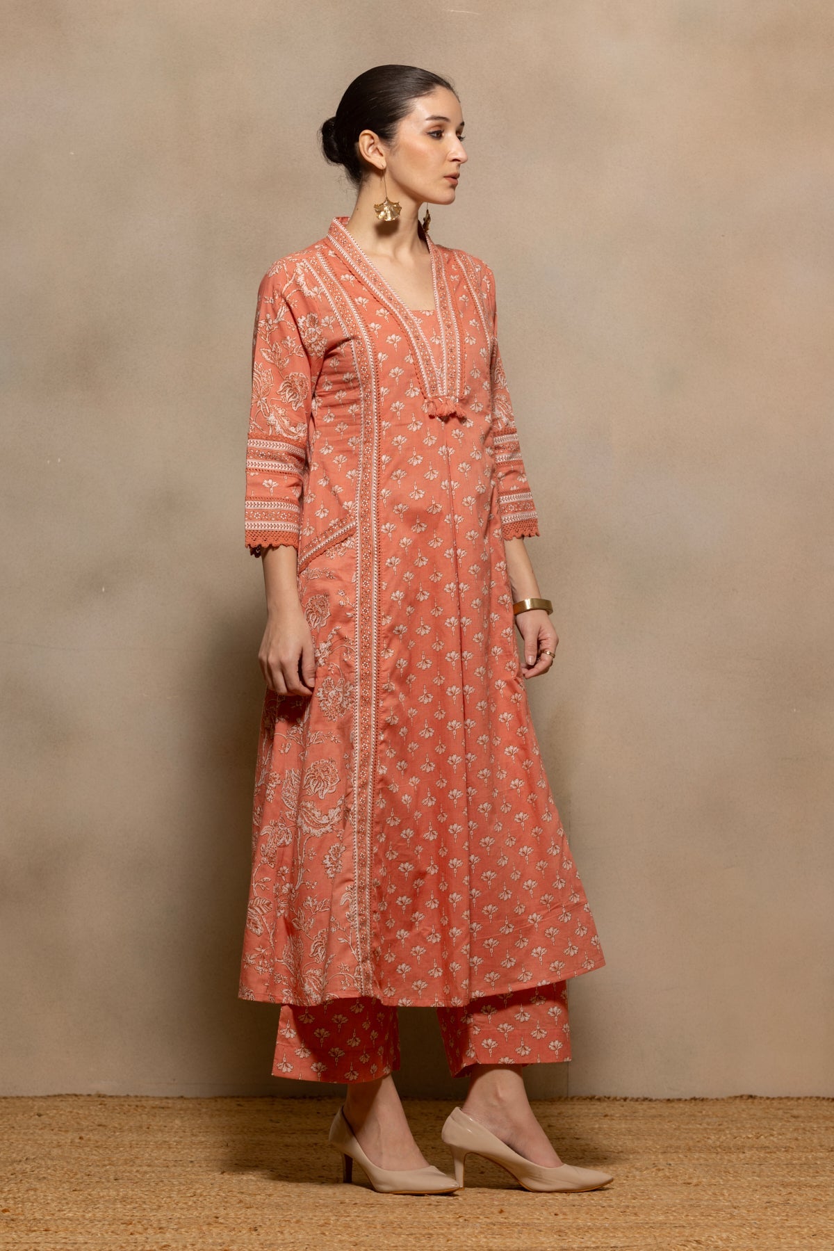 Peach Floral Printed Flared Kurta 3 Pcs Set