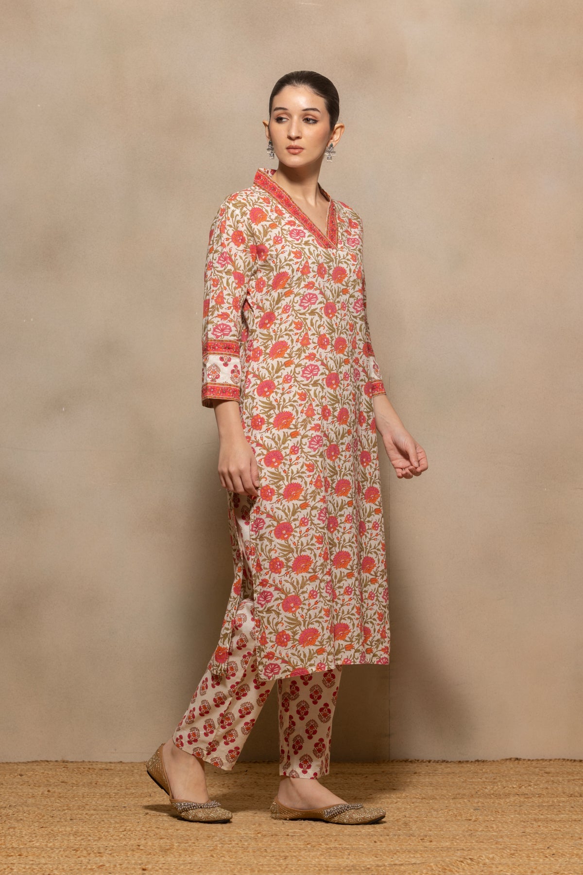 Cream Floral Printed Kurta 3 Pcs Set