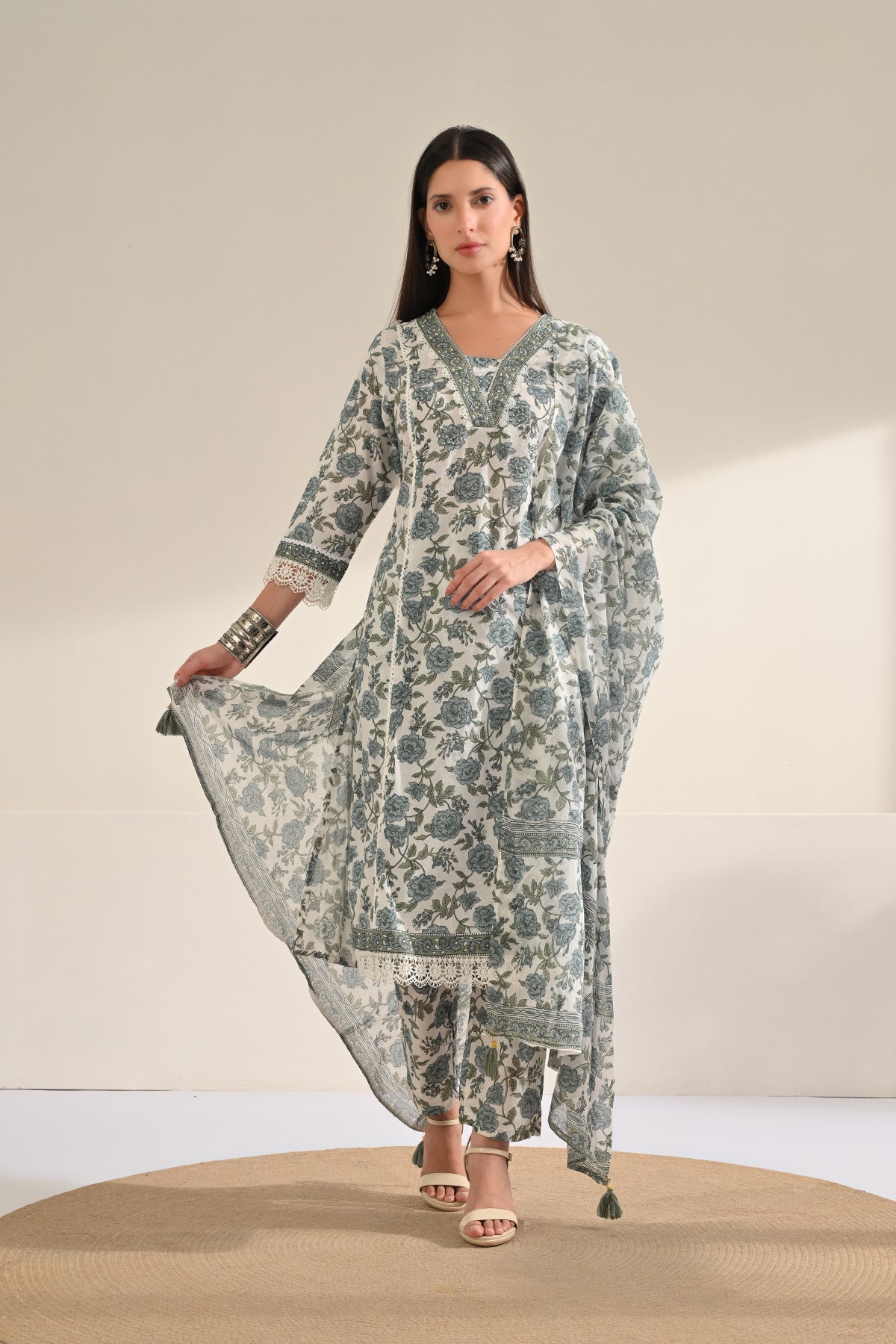 White Floral Printed Kurta 3 Pcs Set