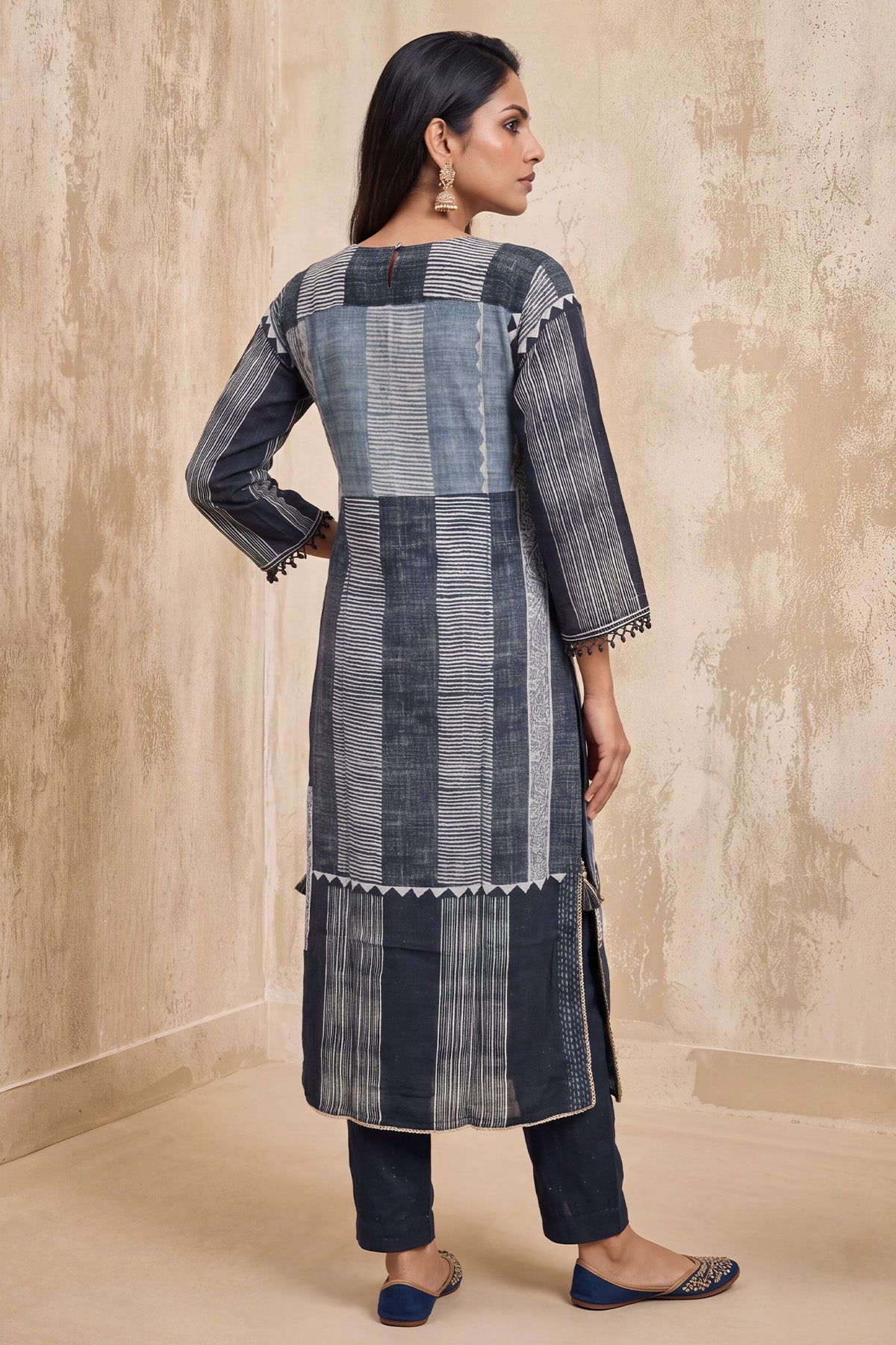 Grey Geometric Print With Stone Embellishment 2 Pcs Kurta Set