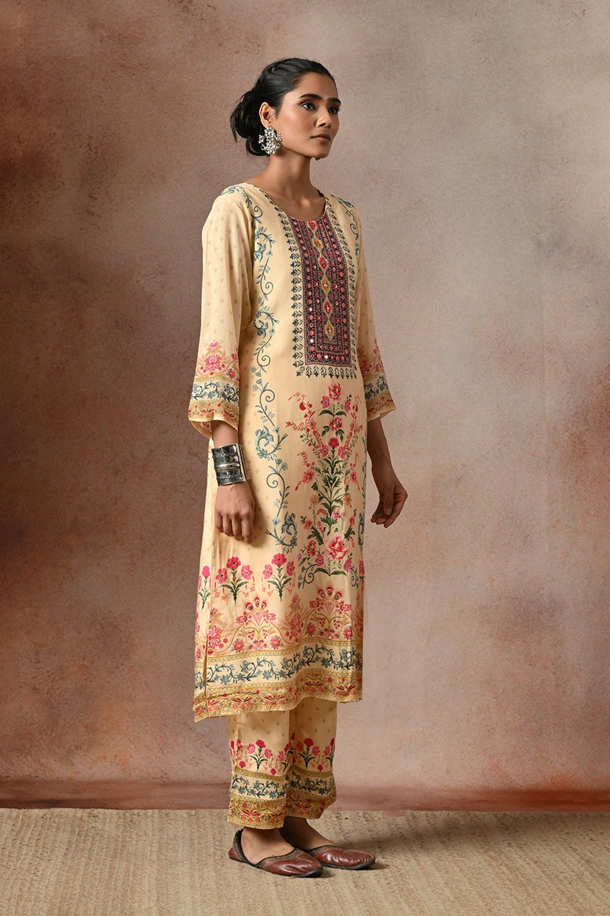 Beige Kalamkari Printed 3 Pcs Kurta Set