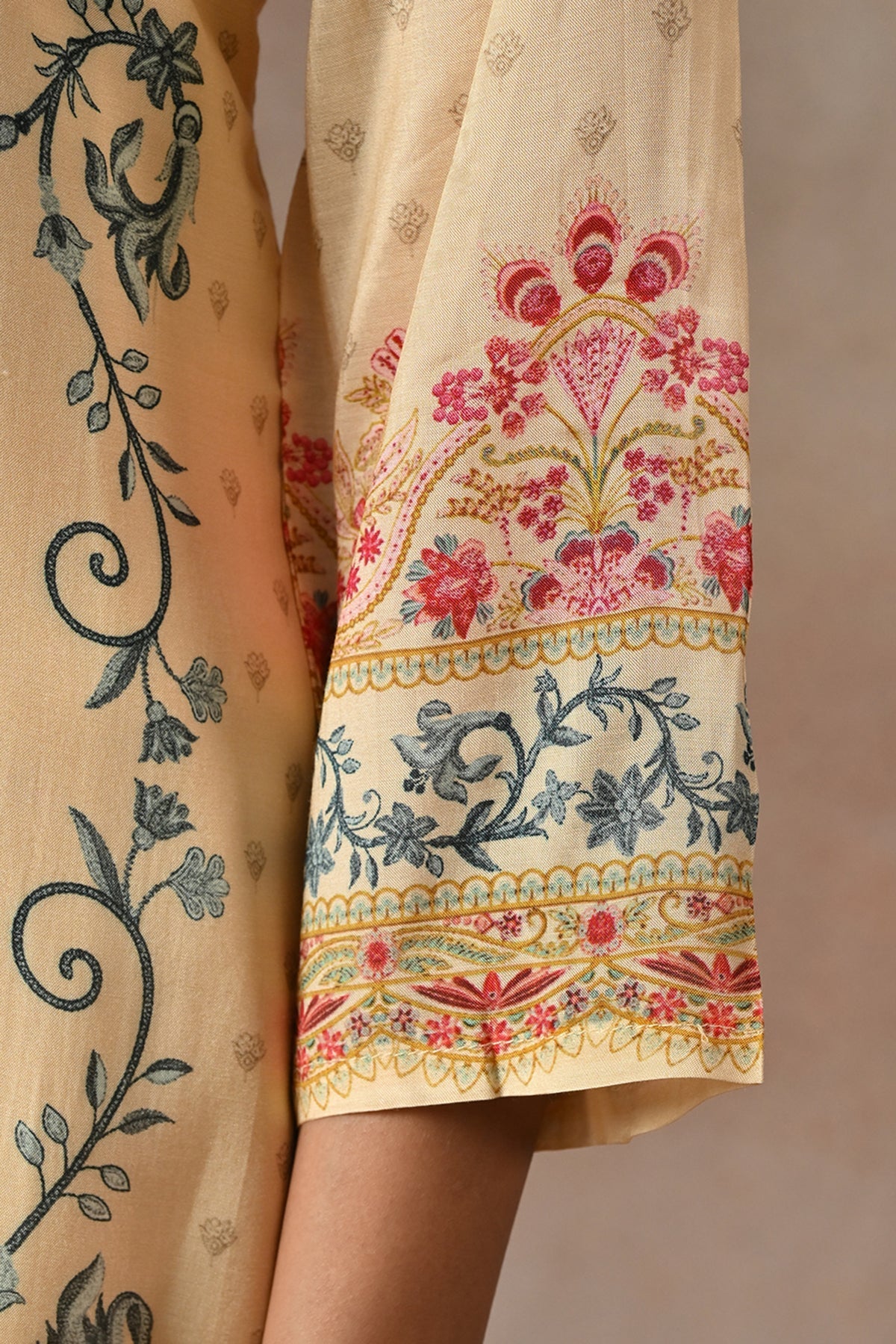 Beige Kalamkari Printed 3 Pcs Kurta Set