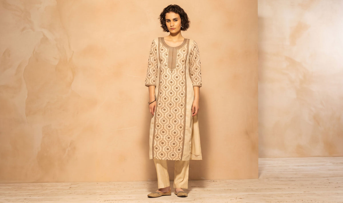 Festive Kurta Sets Under ₹3000 for Raksha Bandhan: Look Elegant Without Overspending