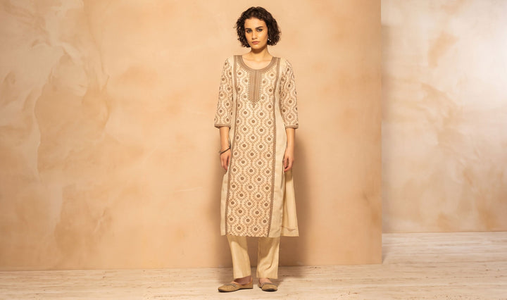 Festive Kurta Sets Under ₹3000 for Raksha Bandhan: Look Elegant Without Overspending