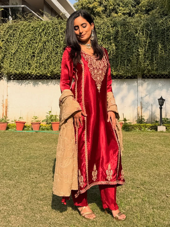 Maroon Embroidered Kurta 3 Pcs Set