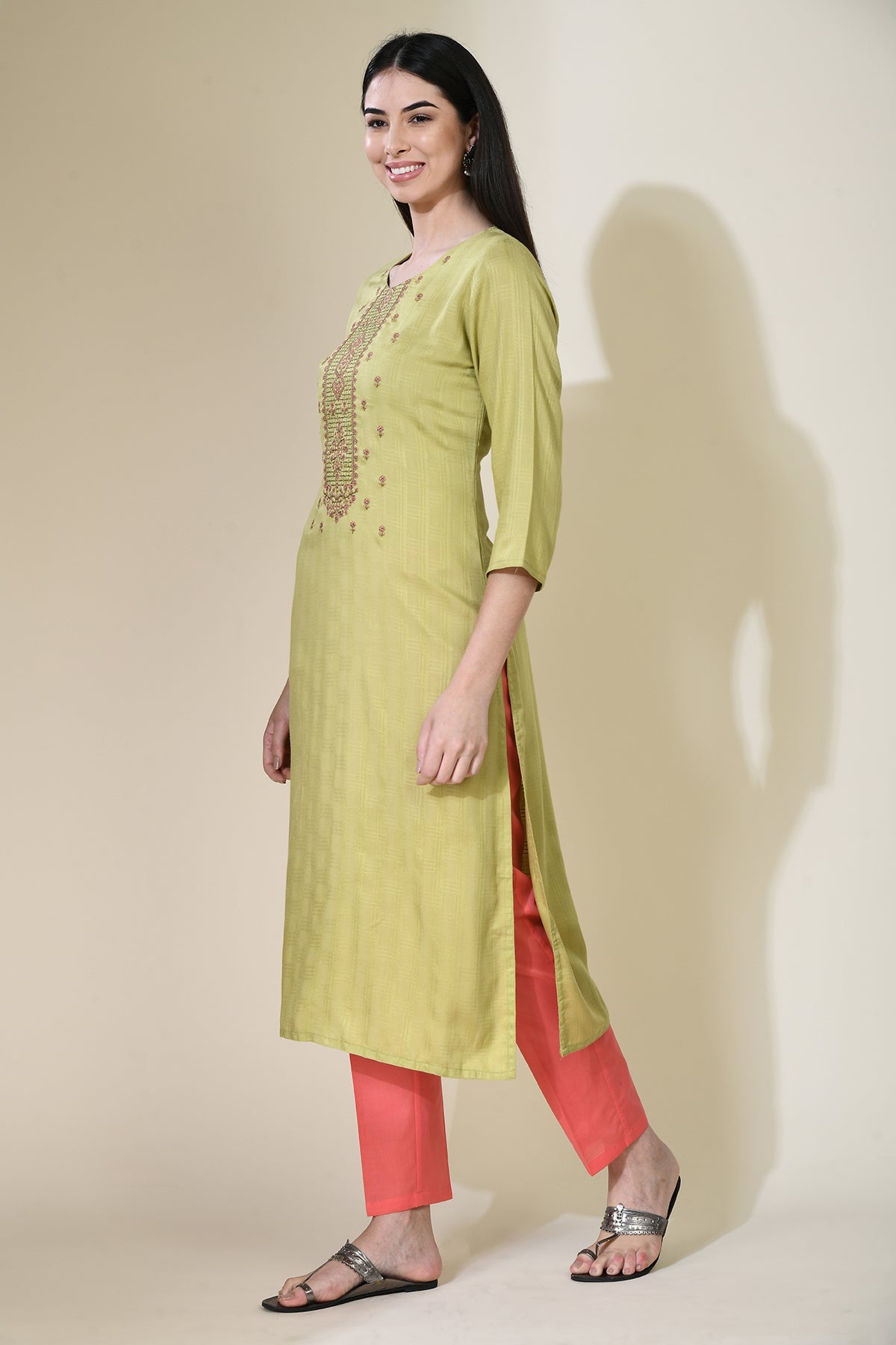 Green Embroidered Straight Kurta
