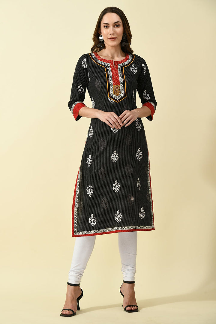 Black Yoke Embroidered Printed Kurta