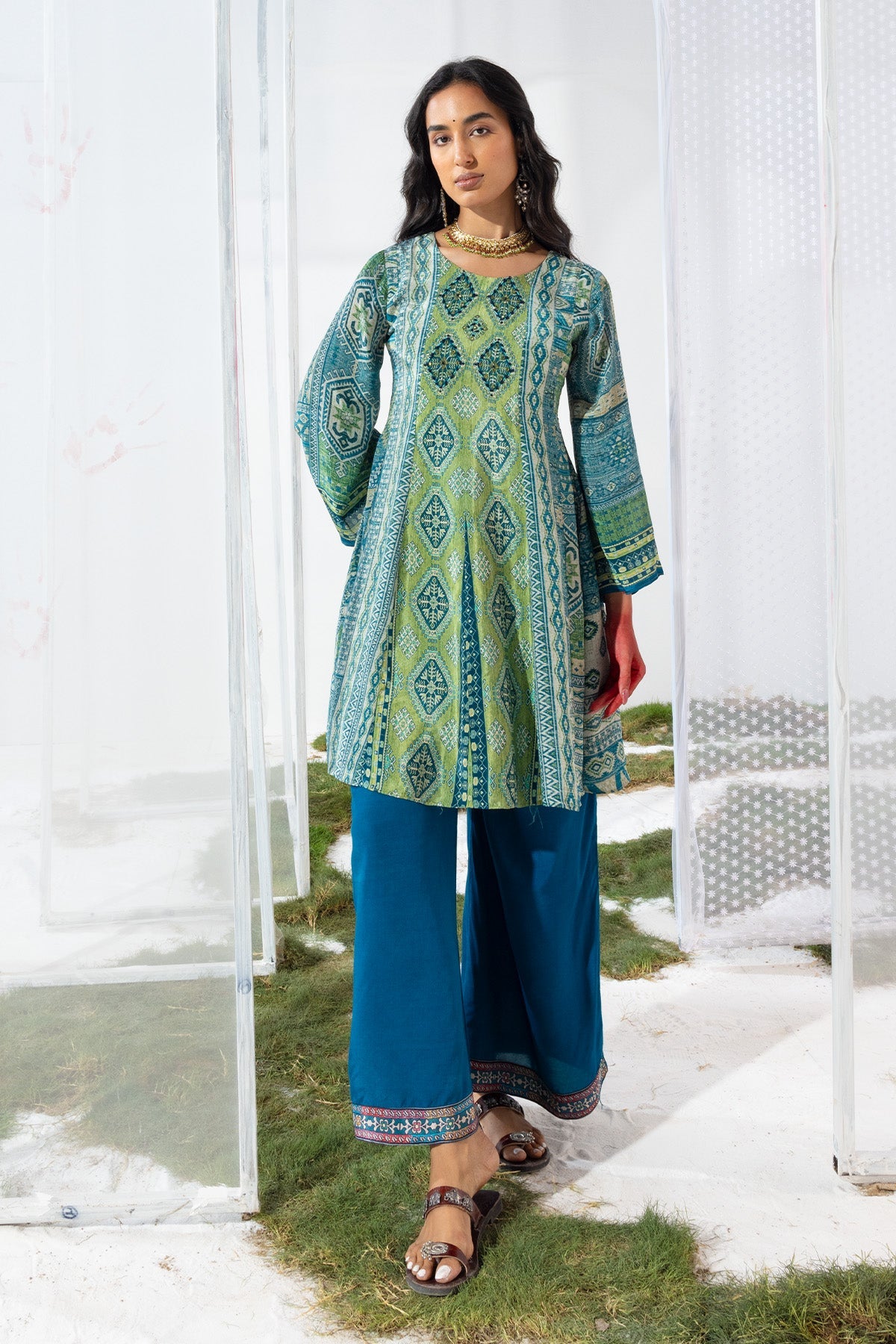 Green Embellished Flared Kurta 2 Pcs Set