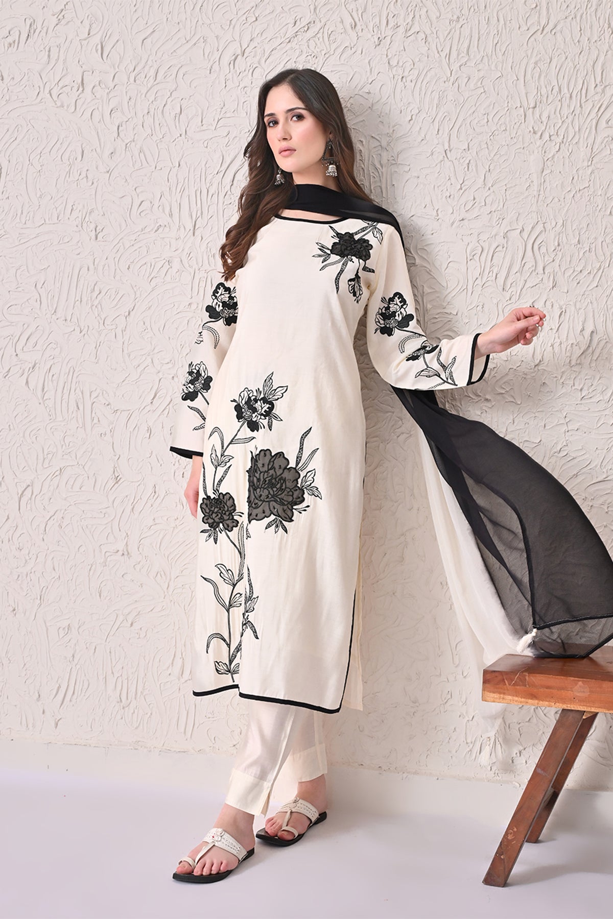 Cream Embroidered Kurta 3 Pcs Set