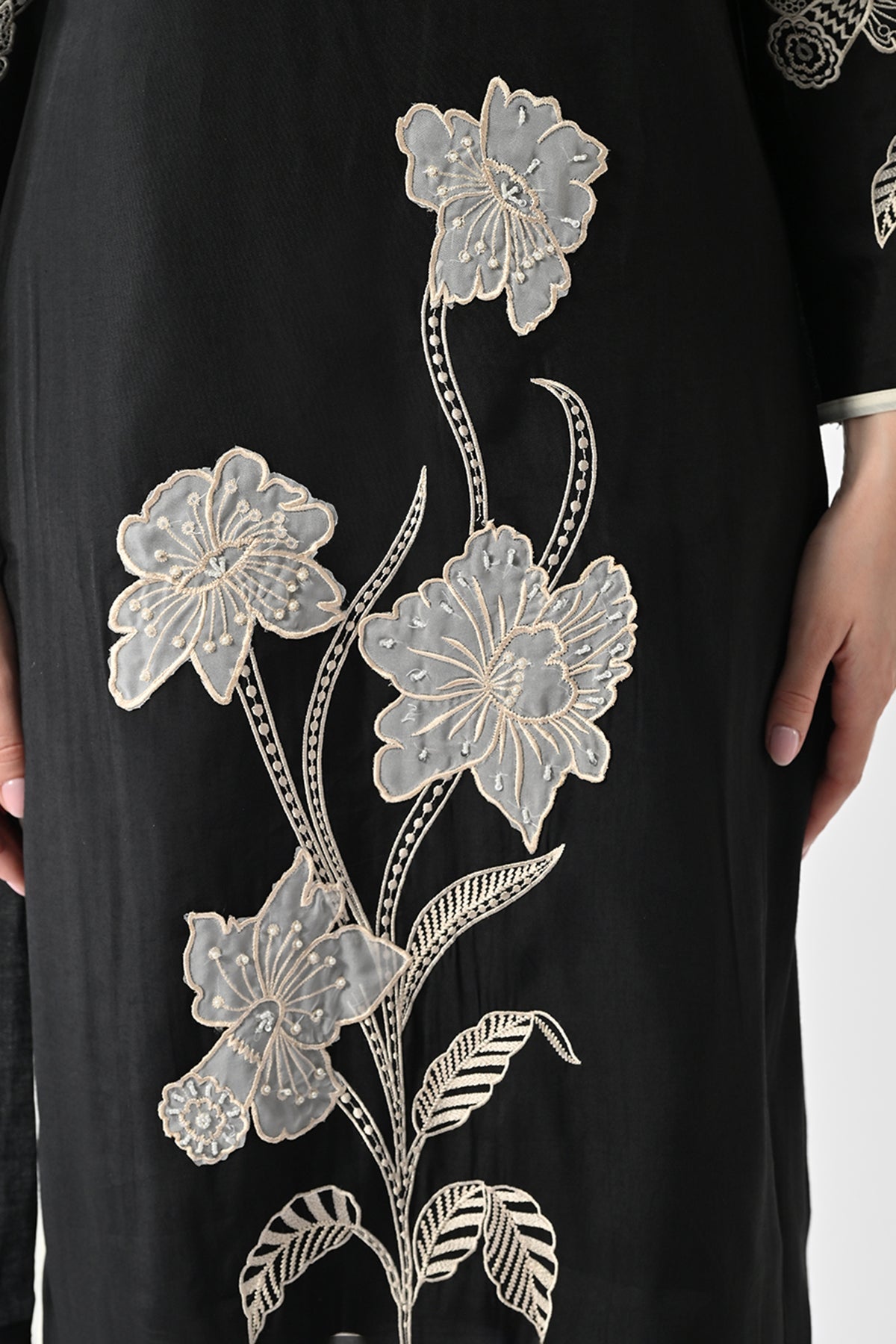 Black Embroidered Straight Kurta 3 Pcs Set