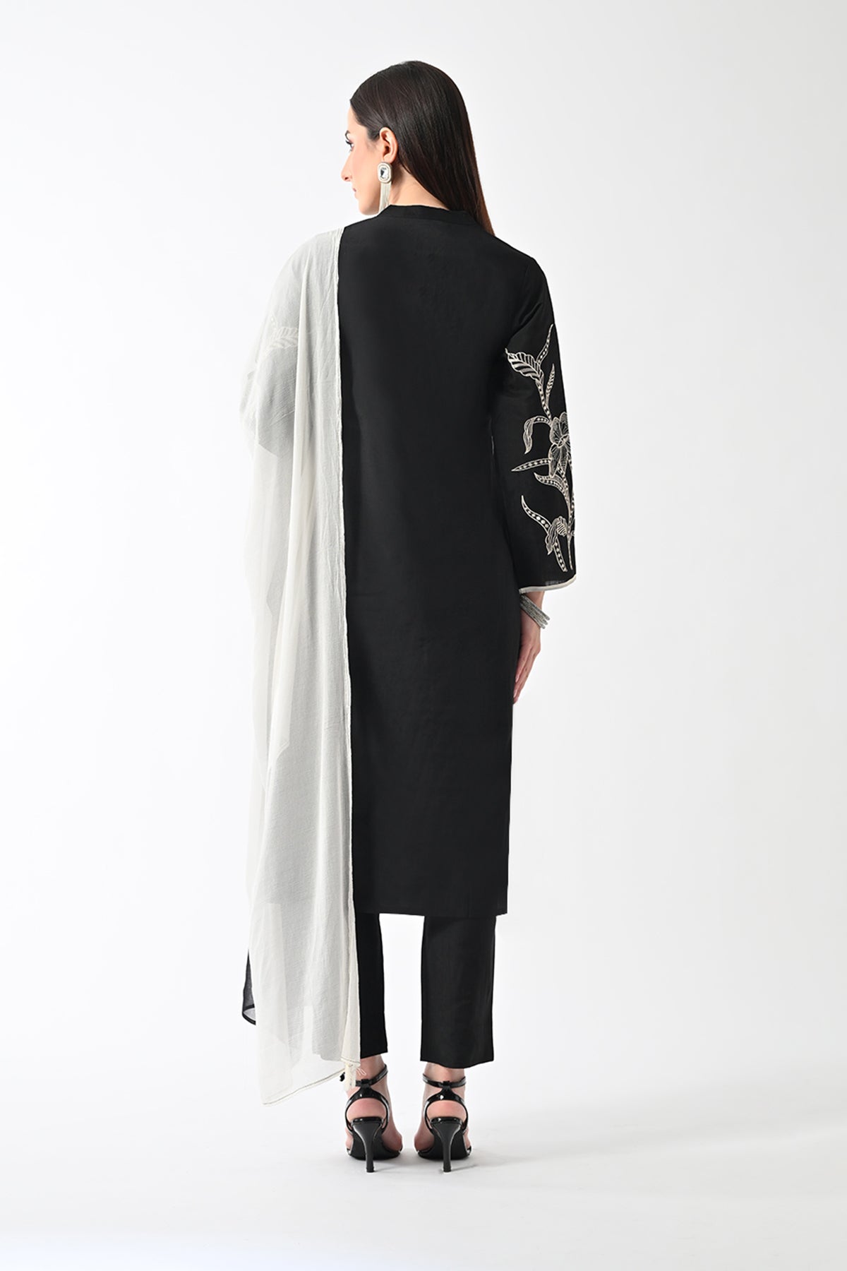 Black Embroidered Straight Kurta 3 Pcs Set