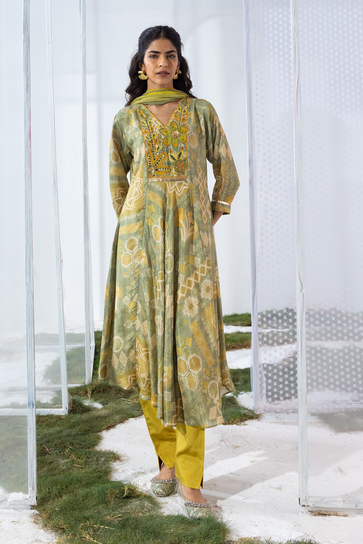 Green Embellished Flared Kurta 3 Pcs Set