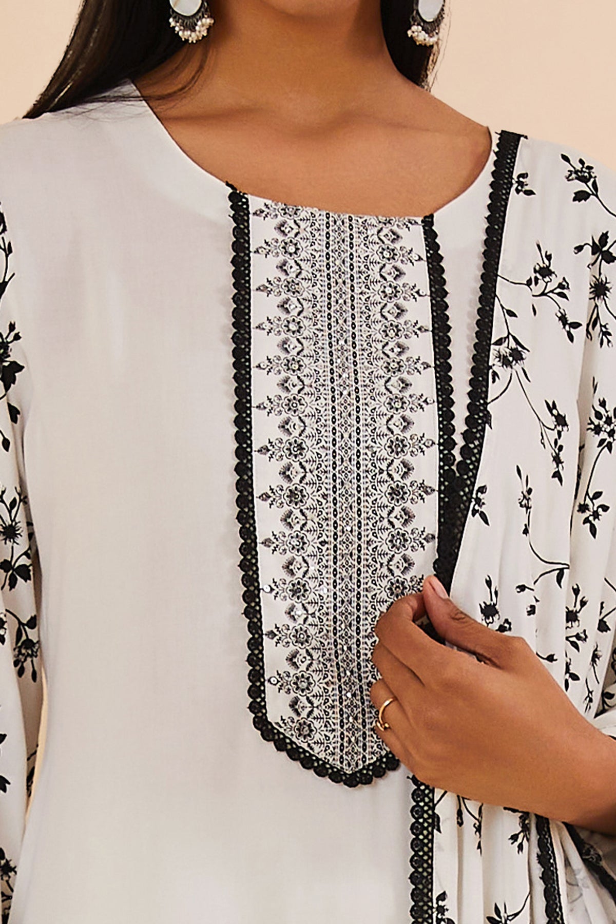White Embroidered Kurti 3 Pcs Set