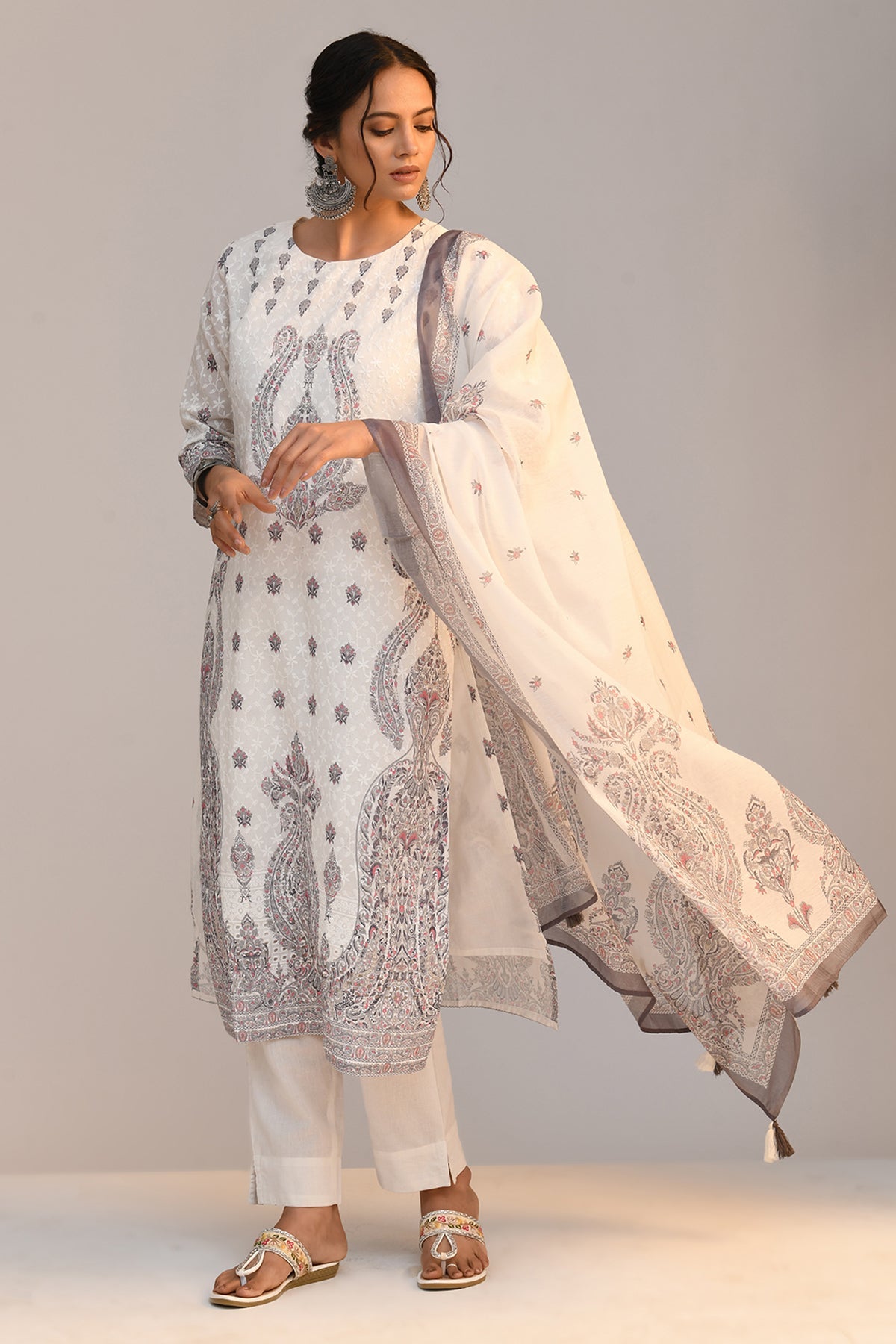 White Embroidered Kurta 3 Pcs Set
