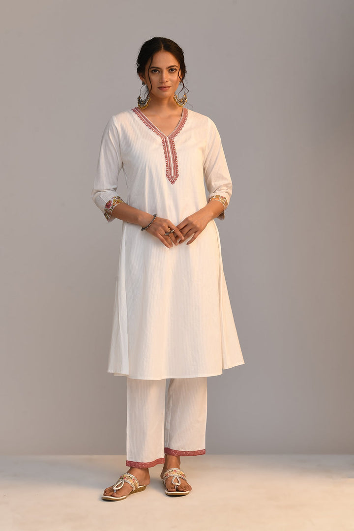 White Kurta Set With Printed Shrug