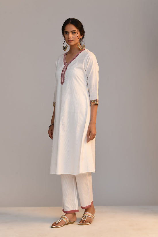 White Kurta Set With Printed Shrug