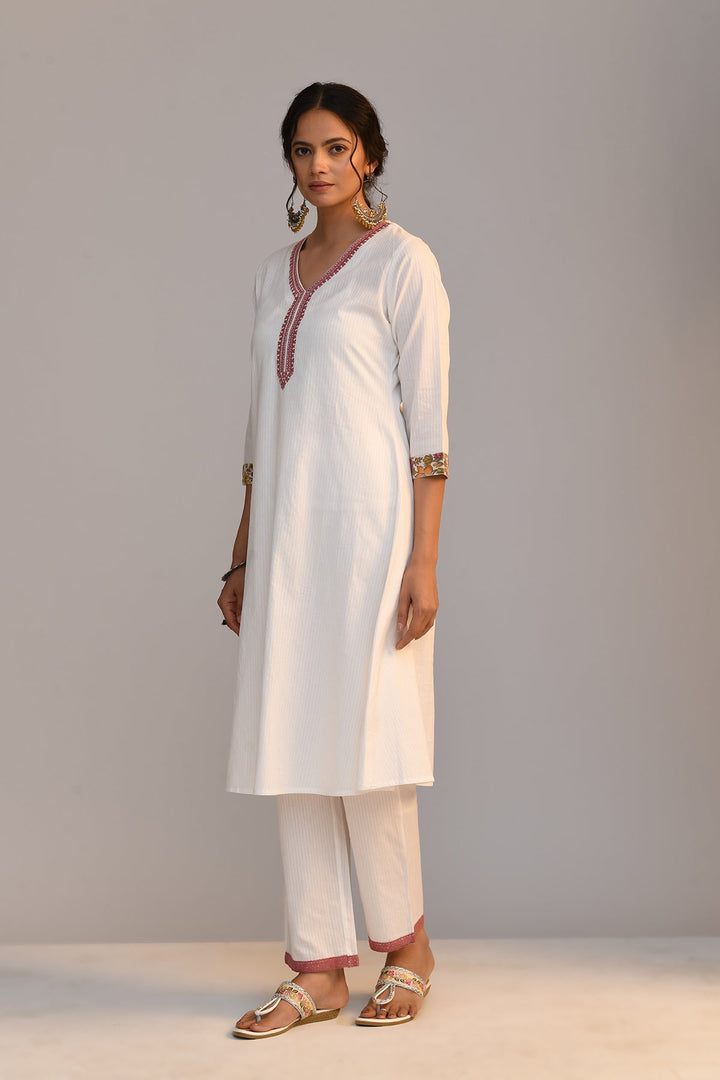 White Kurta Set With Printed Shrug