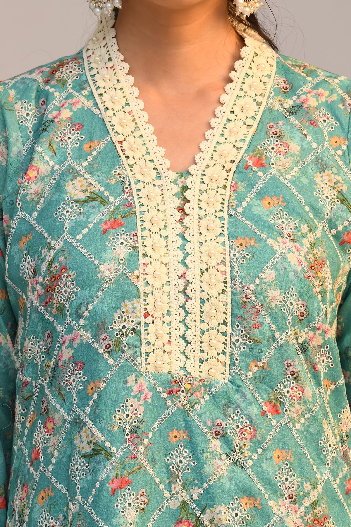 Green Embroidered Straight Kurta 3 Pcs Set