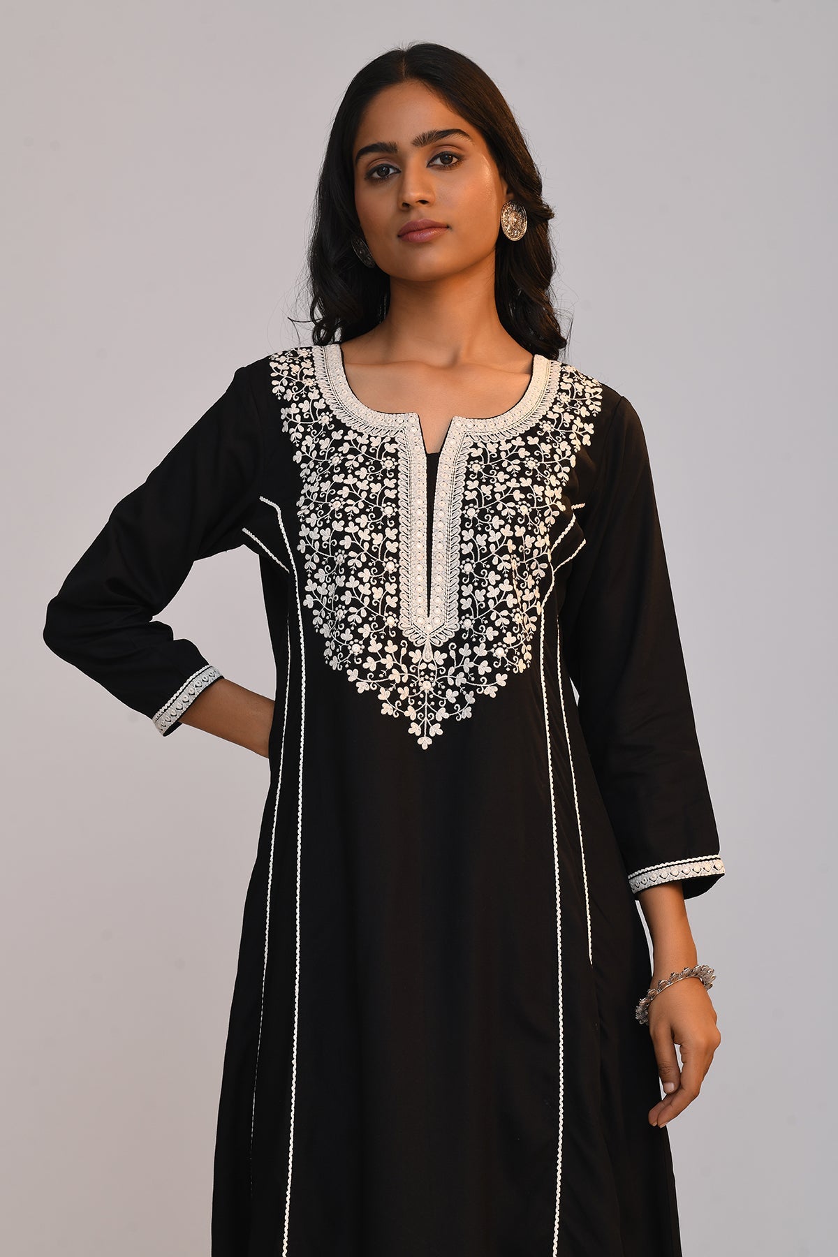 Black Solid Embroidered Kurta
