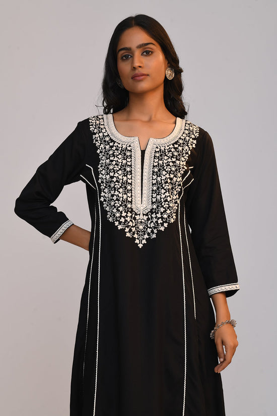 Black Solid Embroidered Kurta